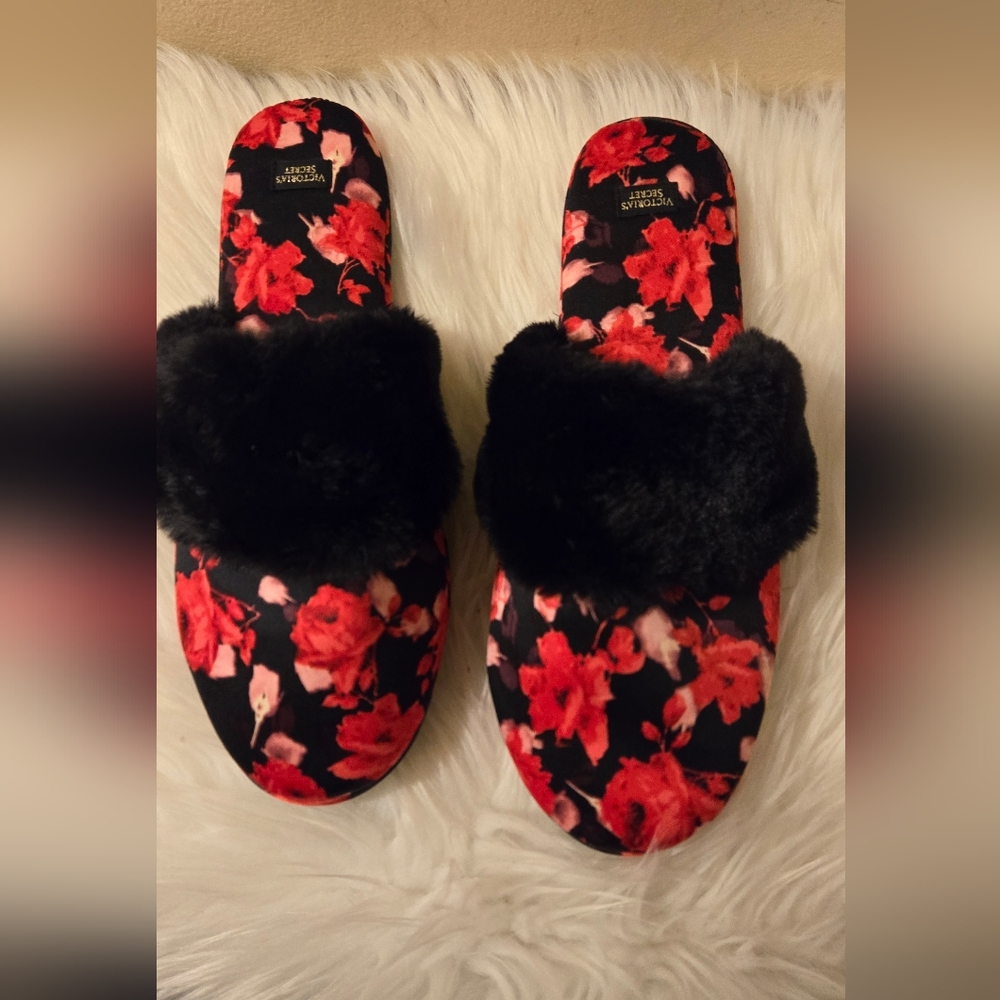 Victoria's Secret Satin Slippers Red Floral Black Faux Fur Slip on Size L 9-10